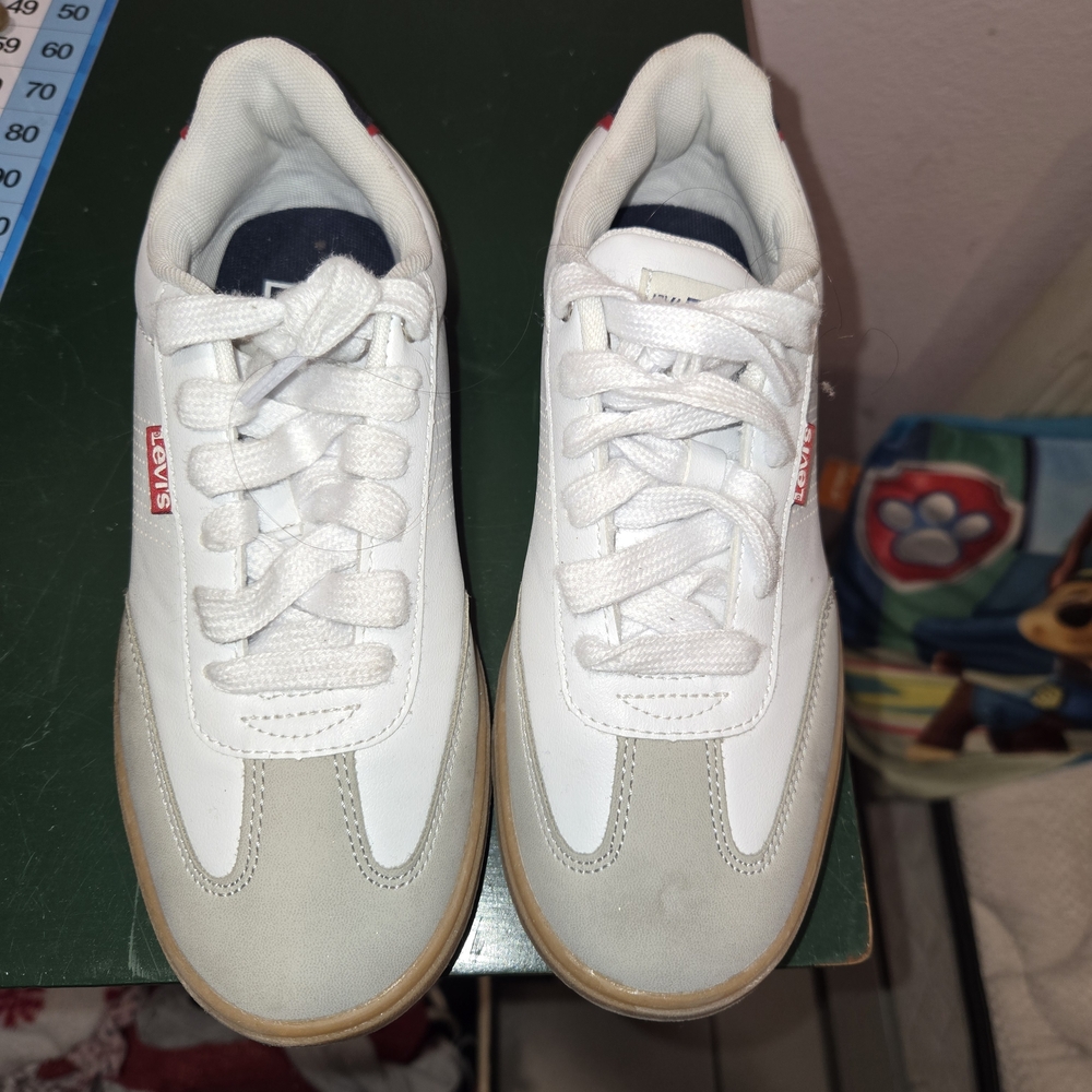 Levi's White and Gray Sneakers